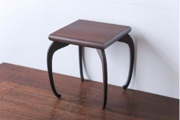 アンティーク家具　古民具・骨董　脚のデザインが魅力!桜材の花台