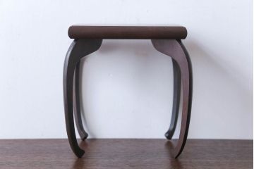 アンティーク家具　古民具・骨董　脚のデザインが魅力!桜材の花台