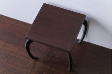 アンティーク家具　古民具・骨董　脚のデザインが魅力!桜材の花台