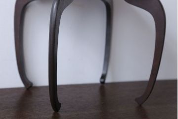 アンティーク家具　古民具・骨董　脚のデザインが魅力!桜材の花台