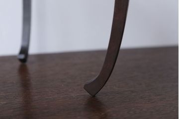 アンティーク家具　古民具・骨董　脚のデザインが魅力!桜材の花台