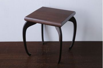 アンティーク家具　古民具・骨董　脚のデザインが魅力!桜材の花台