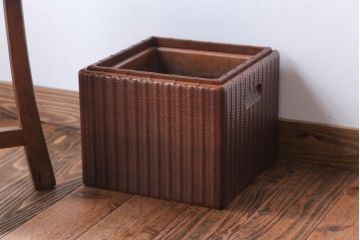 アンティーク雑貨　古民具・骨董　大変珍しい高級品!網代が美しい高級角火鉢