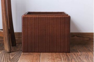 アンティーク雑貨　古民具・骨董　大変珍しい高級品!網代が美しい高級角火鉢