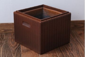 アンティーク雑貨　古民具・骨董　大変珍しい高級品!網代が美しい高級角火鉢