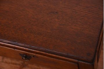 アンティーク家具　アンティーク 古い栓材の上品なデザインの文机