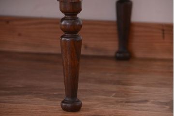アンティーク家具　アンティーク 古い栓材の上品なデザインの文机