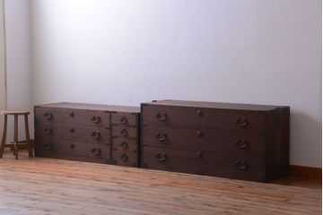 アンティーク家具　アンティーク 桜金具が上品な衣装箪笥