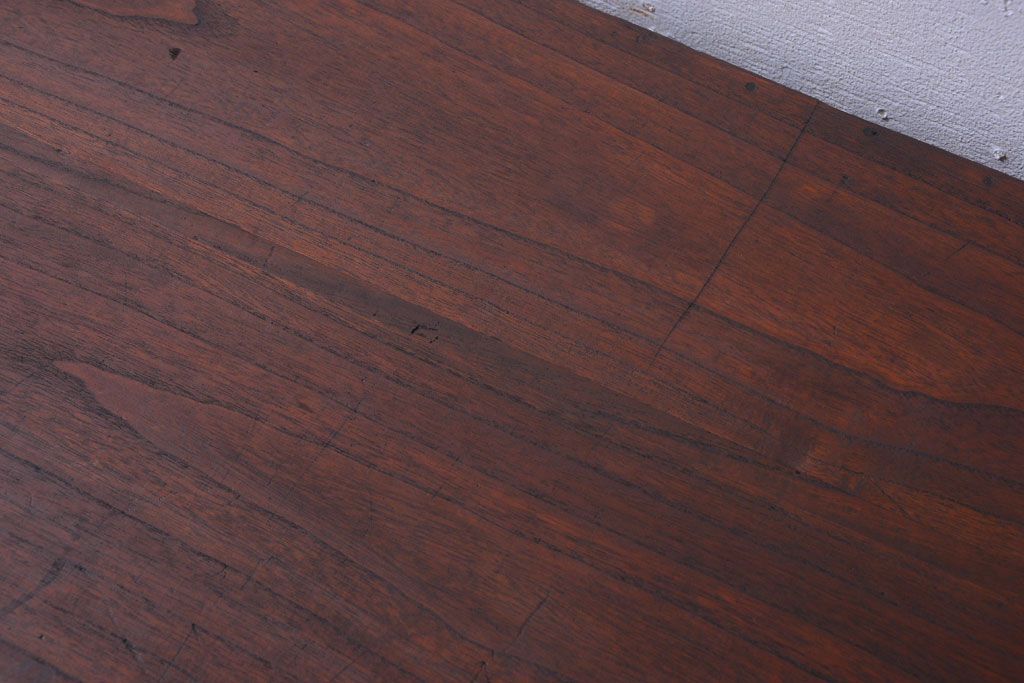 アンティーク家具　アンティーク 桜金具が上品な衣装箪笥