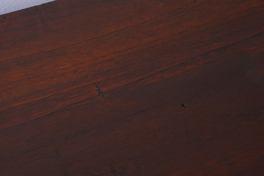 アンティーク家具　アンティーク 桜金具が上品な衣装箪笥