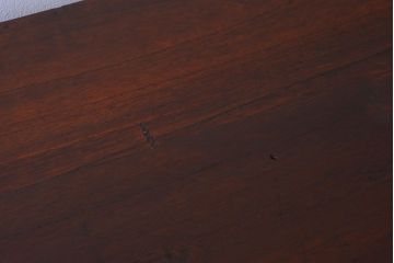 アンティーク家具　アンティーク 桜金具が上品な衣装箪笥