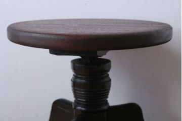 アンティーク家具　アンティーク　古い木製のおしゃれな回転スツール(2)