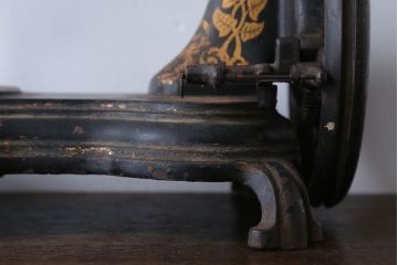 アンティーク雑貨　アンティーク　手回しミシン(シンガー?)