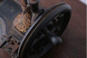 アンティーク雑貨　アンティーク　手回しミシン(シンガー?)