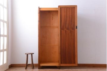 アンティーク家具　イギリスアンティーク　オーク材!幅の狭いシンプルなワードローブ