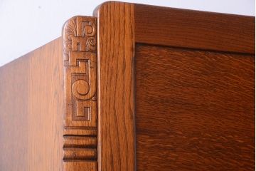 アンティーク家具　イギリスアンティーク　オーク材!幅の狭いシンプルなワードローブ