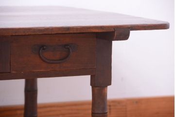 アンティーク家具　和製アンティーク　引き出し2杯付き!竹型脚の古い木製文机