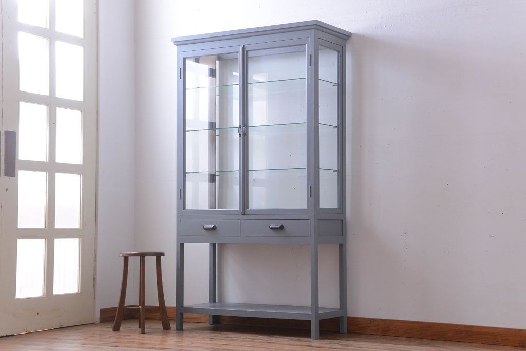 アンティーク家具　アンティークペイント　見せる収納におすすめの5面ガラスケース