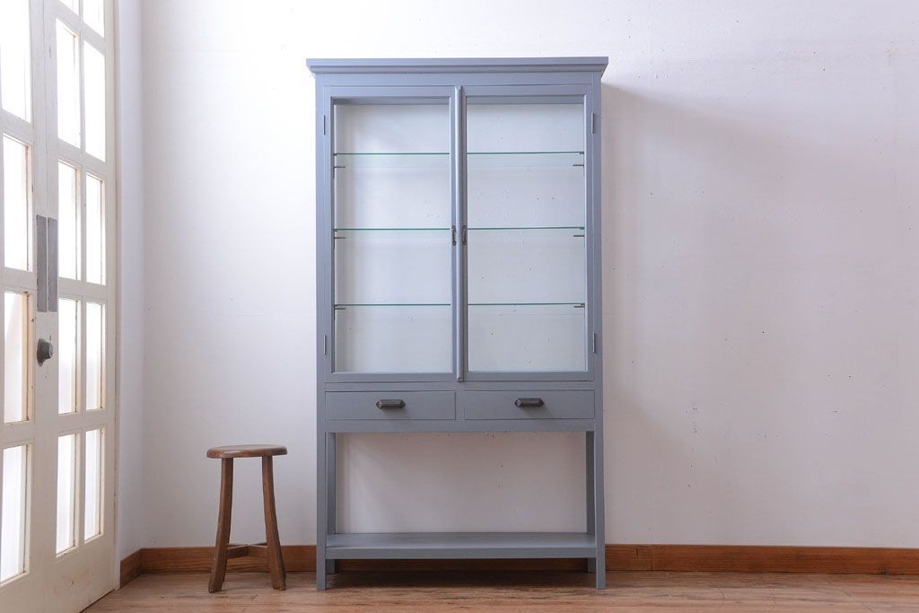 アンティーク家具　アンティークペイント　見せる収納におすすめの5面ガラスケース