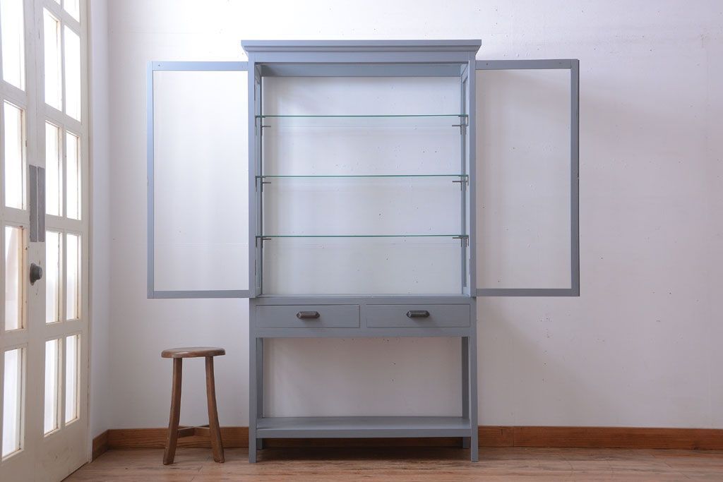 アンティーク家具　アンティークペイント　見せる収納におすすめの5面ガラスケース