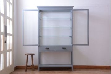 アンティーク家具　アンティークペイント　見せる収納におすすめの5面ガラスケース