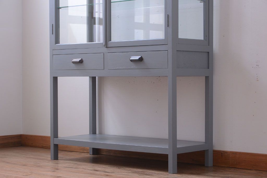 アンティーク家具　アンティークペイント　見せる収納におすすめの5面ガラスケース