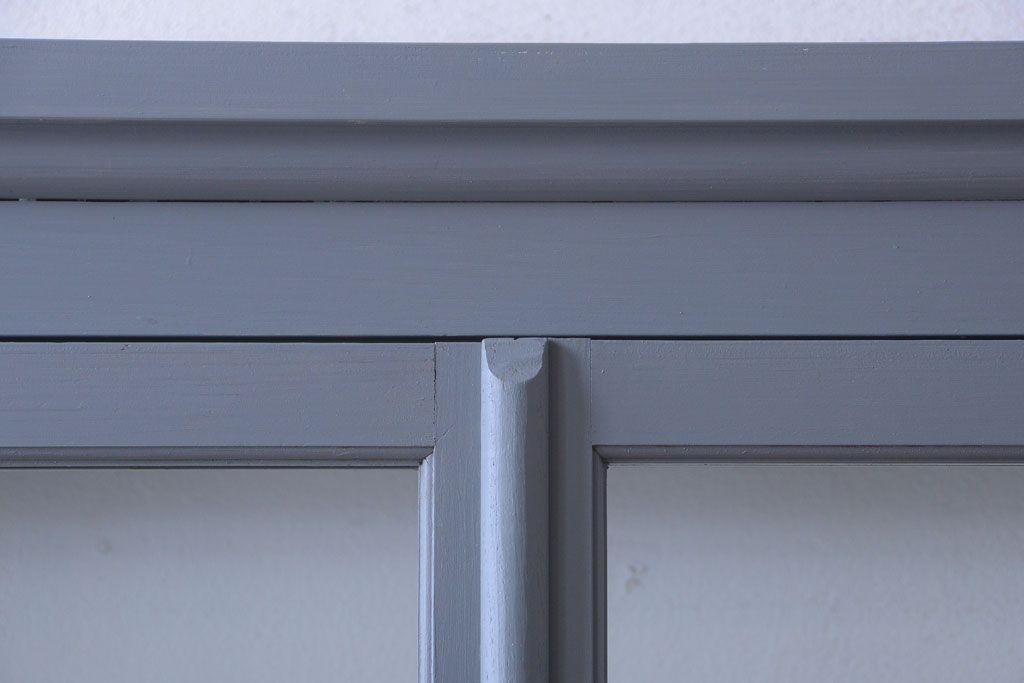 アンティーク家具　アンティークペイント　見せる収納におすすめの5面ガラスケース