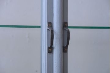 アンティーク家具　アンティークペイント　見せる収納におすすめの5面ガラスケース