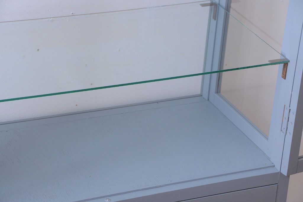 アンティーク家具　アンティークペイント　見せる収納におすすめの5面ガラスケース