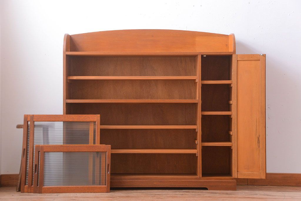 アンティーク家具　和製アンティーク　モールガラス入り!明るい木味の収納戸棚