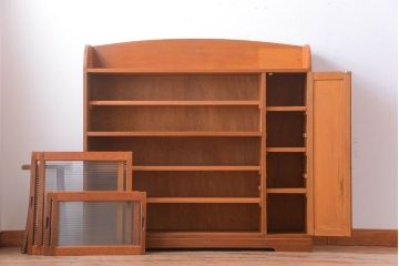 アンティーク家具　和製アンティーク　モールガラス入り!明るい木味の収納戸棚