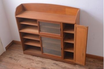 アンティーク家具　和製アンティーク　モールガラス入り!明るい木味の収納戸棚