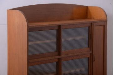 アンティーク家具　和製アンティーク　モールガラス入り!明るい木味の収納戸棚