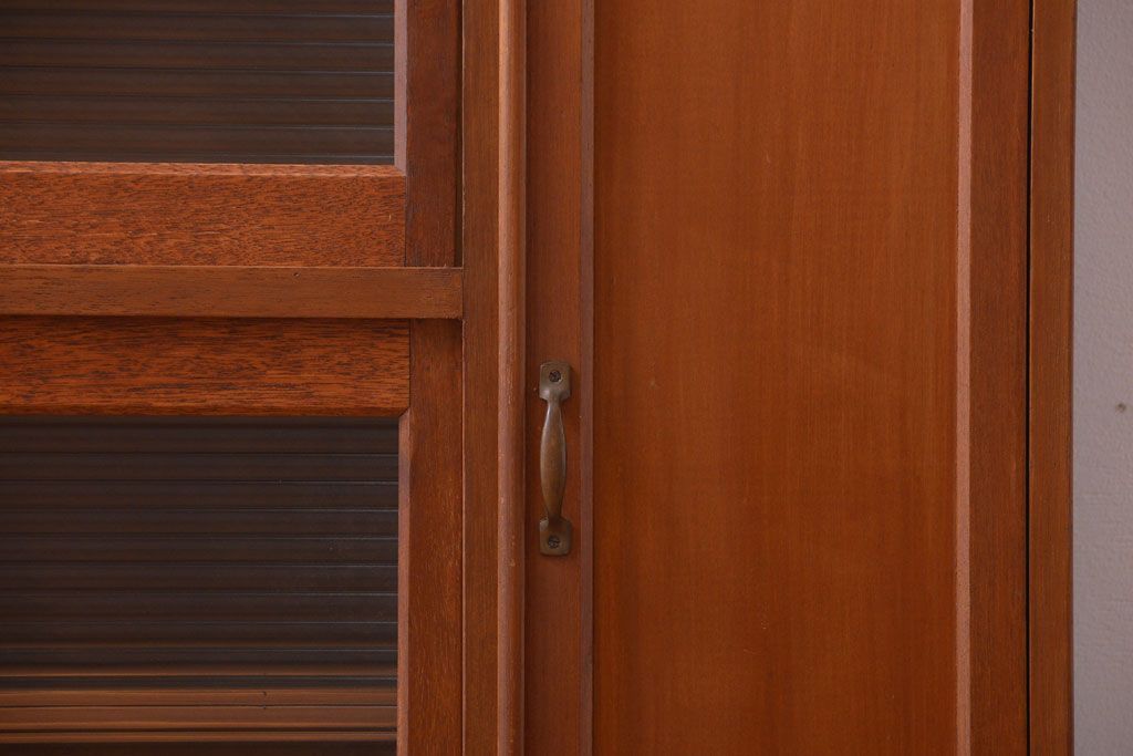 アンティーク家具　和製アンティーク　モールガラス入り!明るい木味の収納戸棚