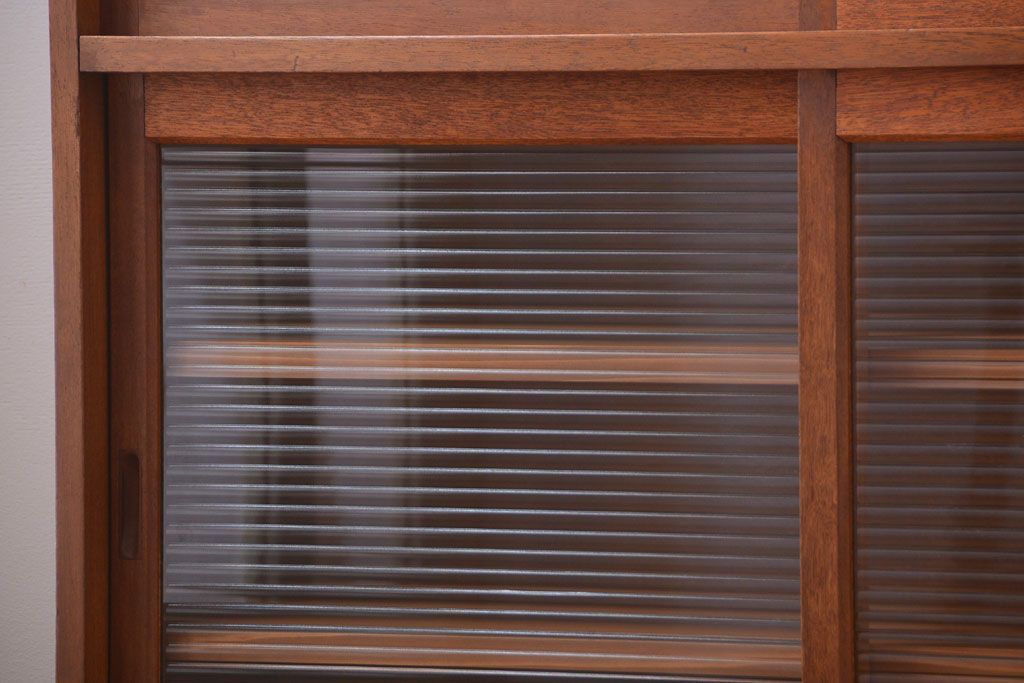 アンティーク家具　和製アンティーク　モールガラス入り!明るい木味の収納戸棚