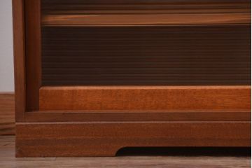 アンティーク家具　和製アンティーク　モールガラス入り!明るい木味の収納戸棚