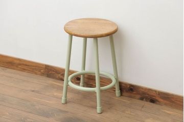 アンティーク雑貨　ビンテージ　アイスグリーンペイント鉄脚のかわいい丸スツール(椅子、チェア)(1)
