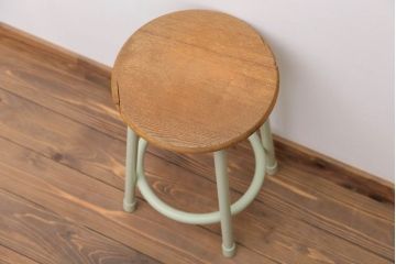 ヴィンテージ家具　ビンテージ　アイスグリーンペイント鉄脚のかわいい丸スツール(2)