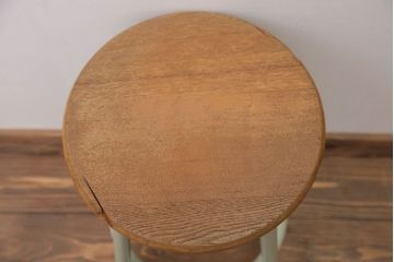 ヴィンテージ家具　ビンテージ　アイスグリーンペイント鉄脚のかわいい丸スツール(2)