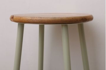 ヴィンテージ家具　ビンテージ　アイスグリーンペイント鉄脚のかわいい丸スツール(2)