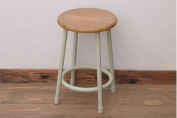 ヴィンテージ家具　ビンテージ　アイスグリーンペイント鉄脚のかわいい丸スツール(2)