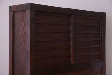 アンティーク家具　古民具・骨董　一本物　14杯引き出し付き!横桟引き戸の収納棚(水屋箪笥)