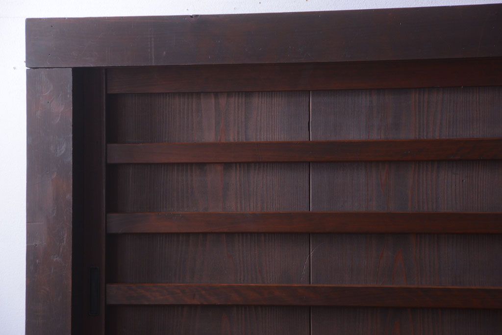 アンティーク家具　古民具・骨董　一本物　14杯引き出し付き!横桟引き戸の収納棚(水屋箪笥)