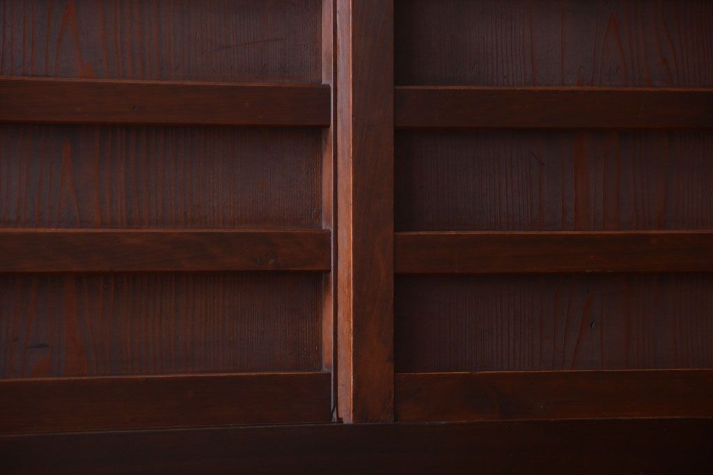 アンティーク家具　古民具・骨董　一本物　14杯引き出し付き!横桟引き戸の収納棚(水屋箪笥)