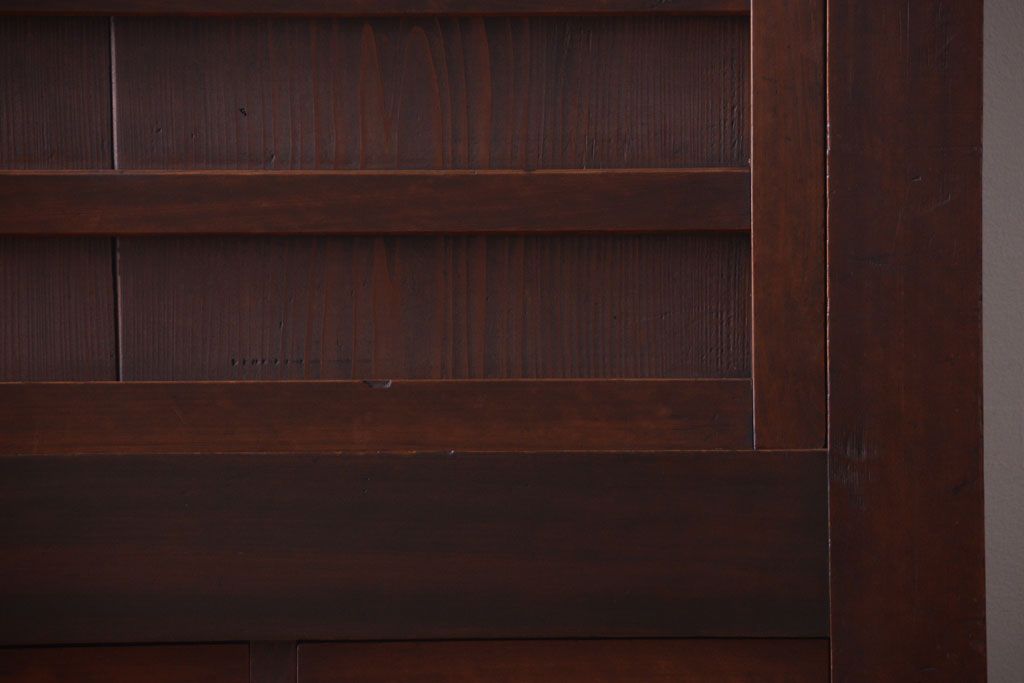 アンティーク家具　古民具・骨董　一本物　14杯引き出し付き!横桟引き戸の収納棚(水屋箪笥)