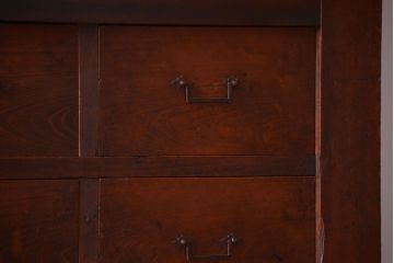 アンティーク家具　古民具・骨董　一本物　14杯引き出し付き!横桟引き戸の収納棚(水屋箪笥)