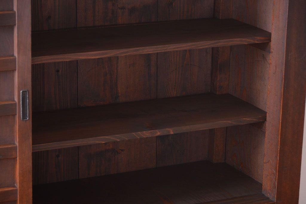 アンティーク家具　古民具・骨董　一本物　14杯引き出し付き!横桟引き戸の収納棚(水屋箪笥)