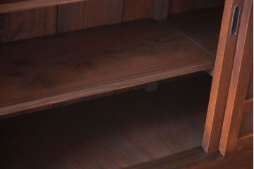 アンティーク家具　古民具・骨董　一本物　14杯引き出し付き!横桟引き戸の収納棚(水屋箪笥)