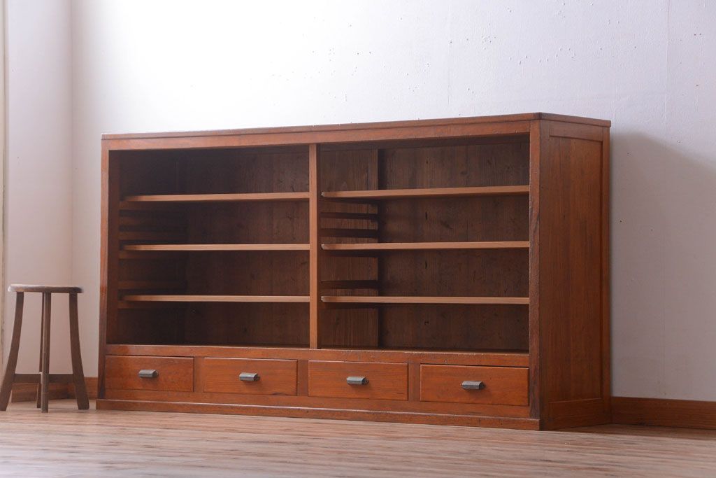 レトロ家具　昭和レトロ　引き出し付き!古い木のアンティーク横型飾り棚(本棚)