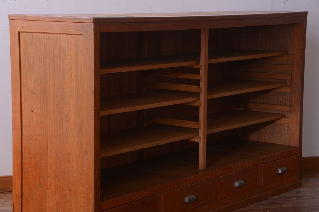 レトロ家具　昭和レトロ　引き出し付き!古い木のアンティーク横型飾り棚(本棚)